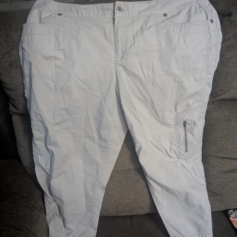 women's axcess by Liz claiborne capris